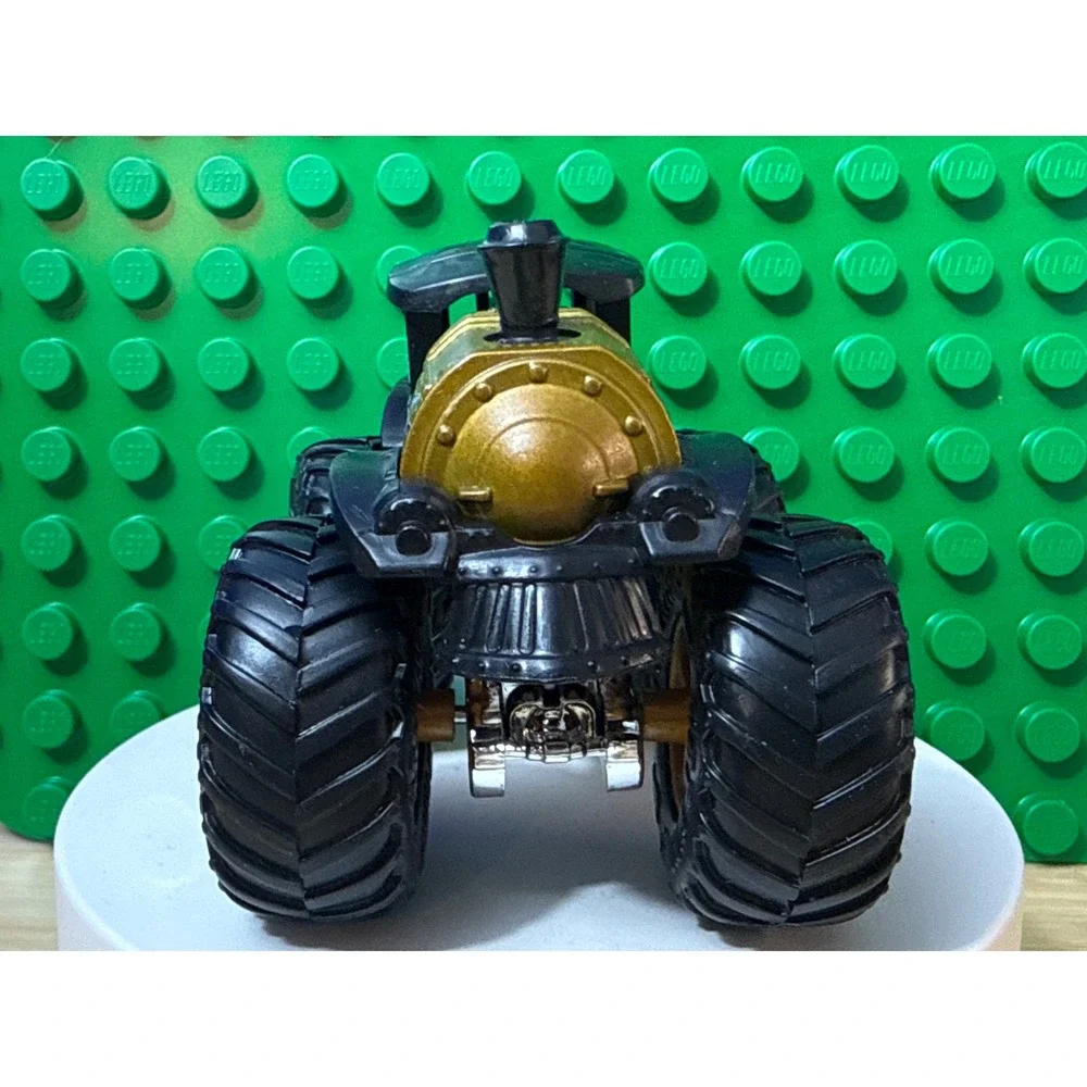 Hot Wheels Monster Trucks Loco Punk Gold Black Steampunk Train Diecast 1:64
